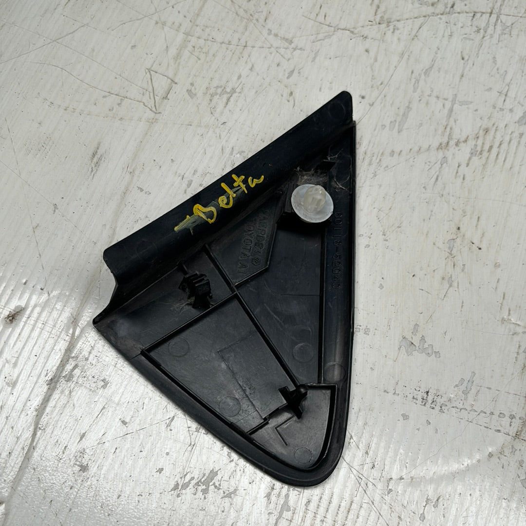 Tapa Triangulo Retrovisor Yaris Belta