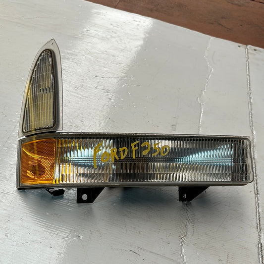 Faro Ford F250 Lateral Amarillo