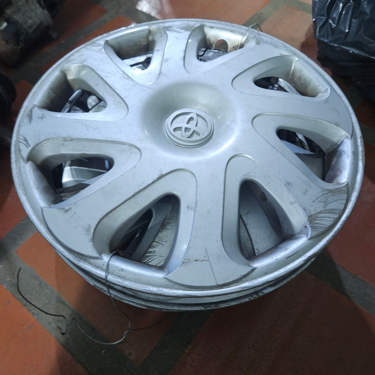 Taza Toyota Yaris Rin 14