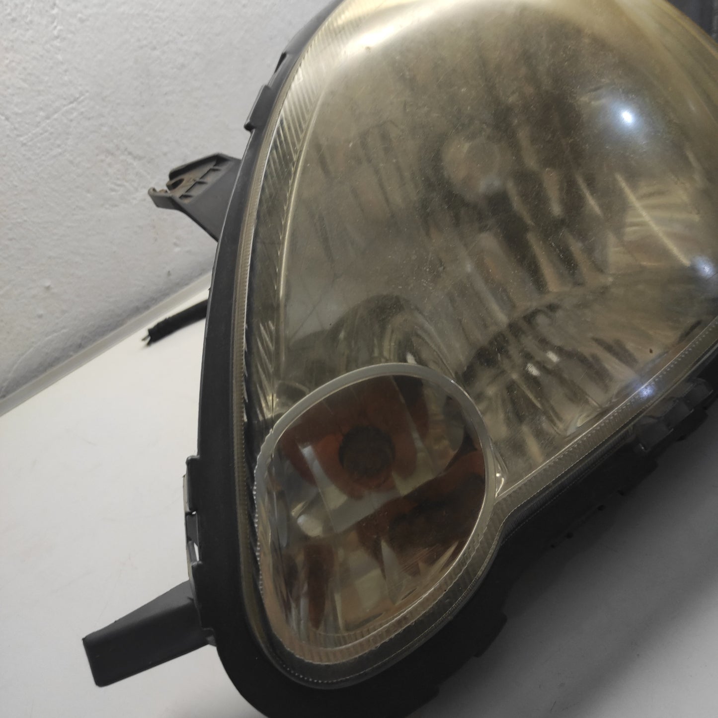 Faro Delantero Toyota Yaris 2001-2005